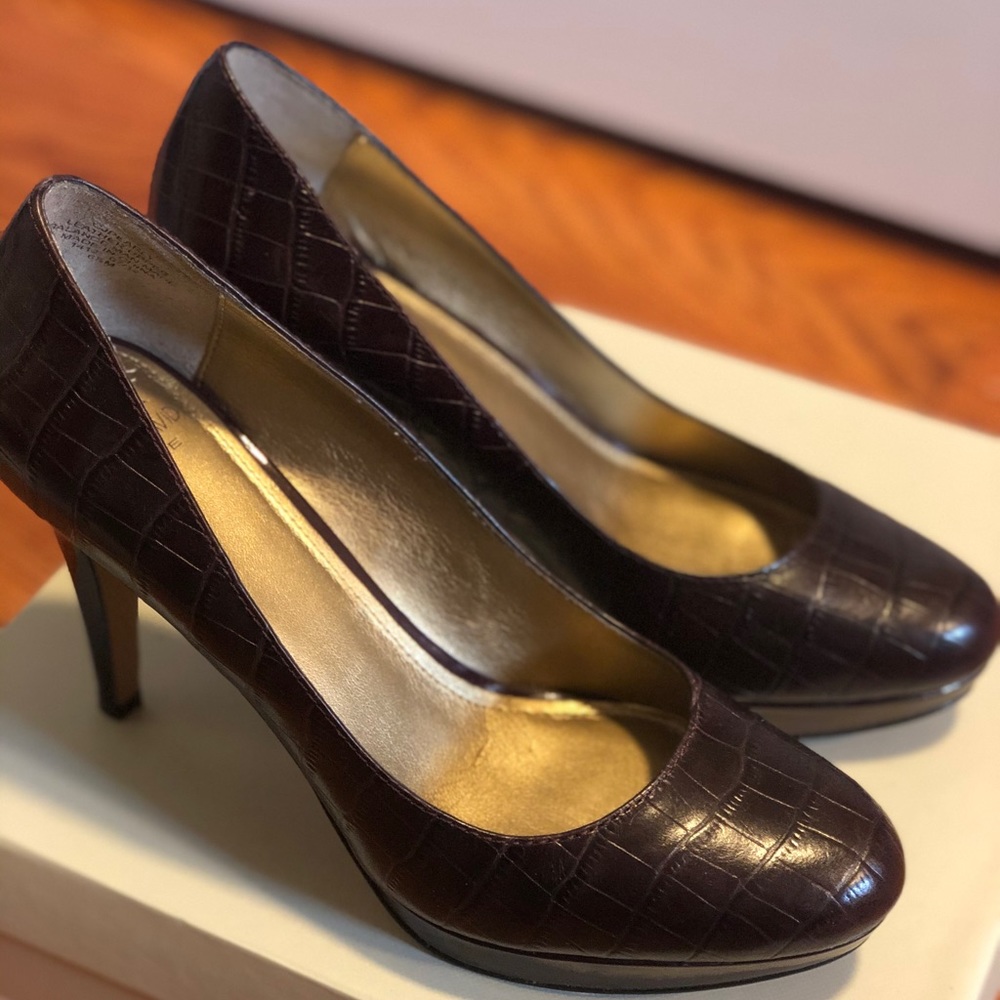 Joan & David Brown Textured Leather Heels
